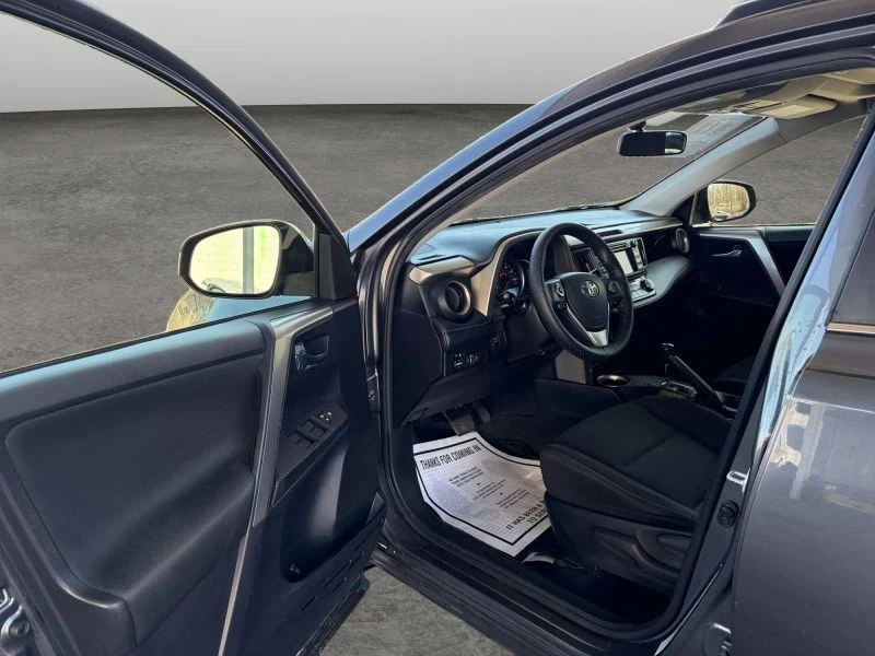 2015 Toyota RAV4 4th Gen - Image 9 of 12