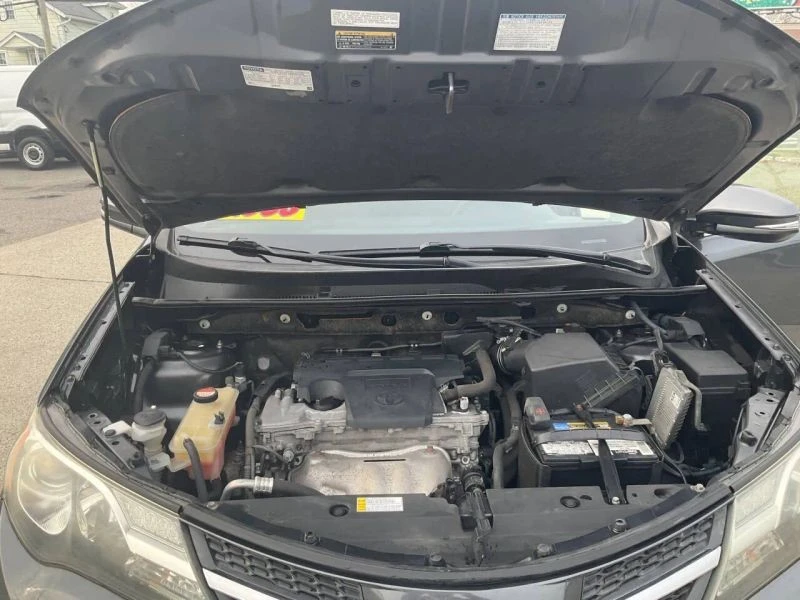 2015 Toyota RAV4 4th Gen - Image 8 of 12