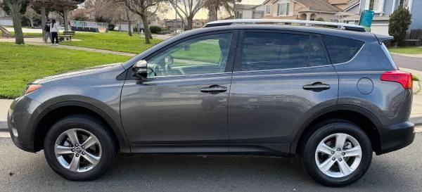 2015 Toyota RAV4 4th Gen - Image 9 of 20