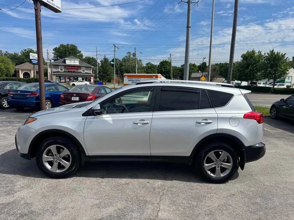 2015 Toyota RAV4 4th Gen - Image 8 of 20