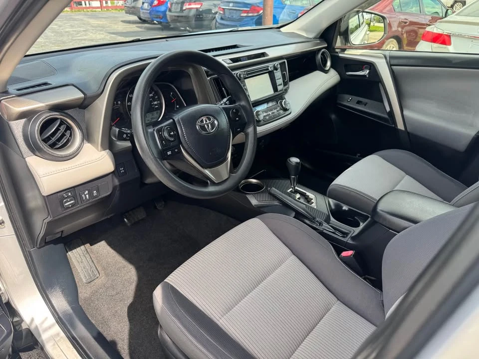 2015 Toyota RAV4 4th Gen - Image 10 of 20