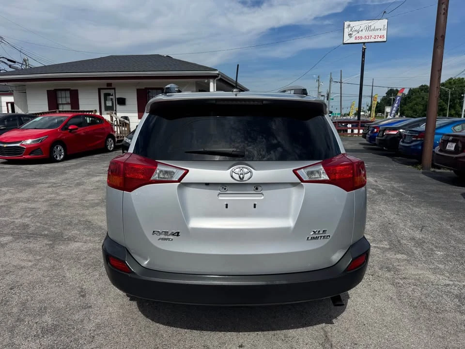 2015 Toyota RAV4 4th Gen - Image 6 of 20