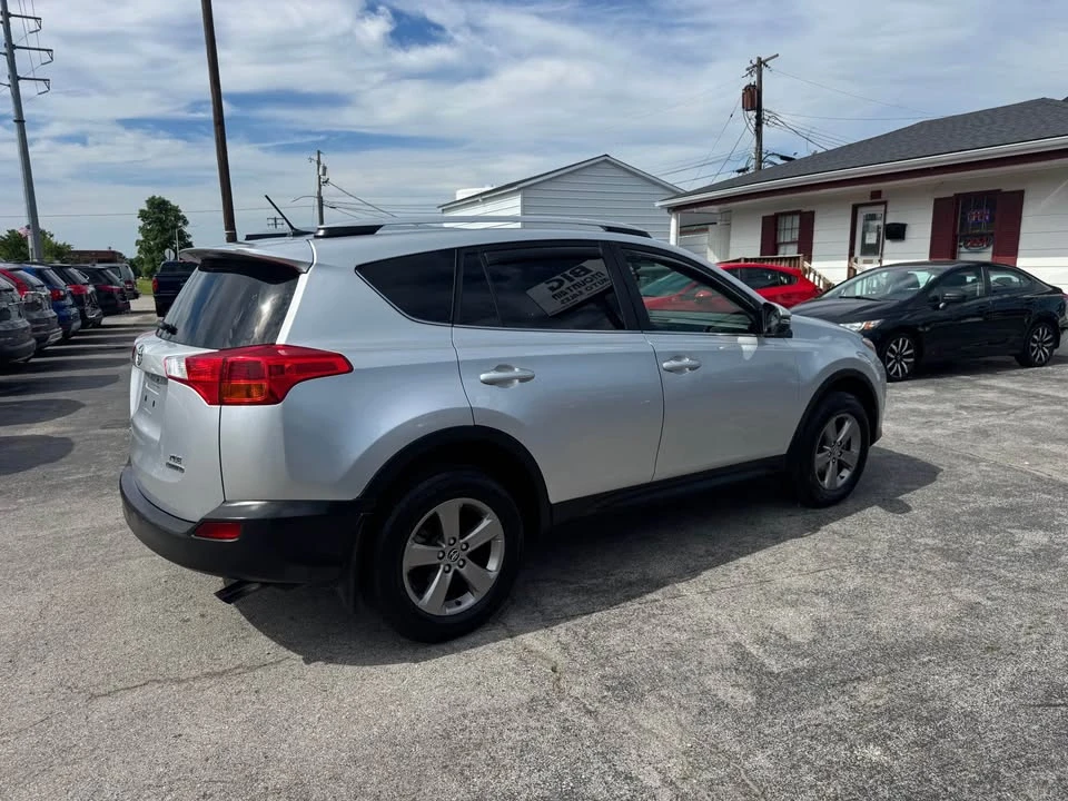 2015 Toyota RAV4 4th Gen - Image 5 of 20
