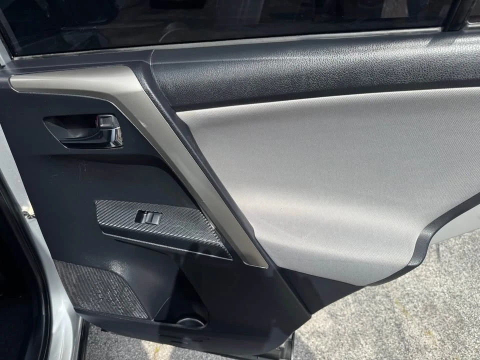 2015 Toyota RAV4 4th Gen - Image 13 of 20