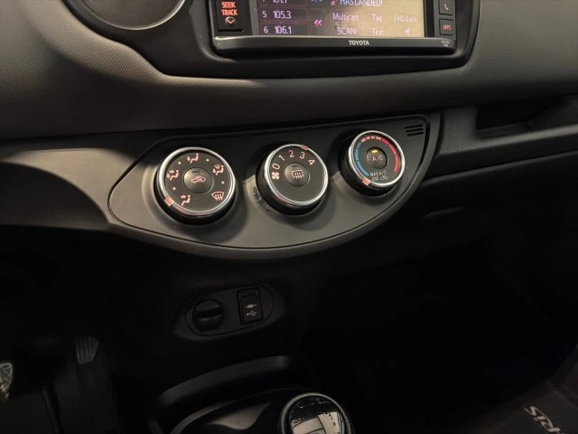 2015 Toyota Yaris - Image 19 of 21