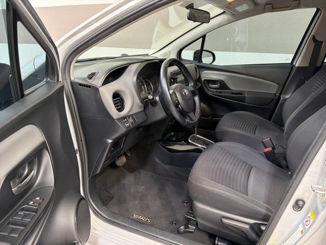 2015 Toyota Yaris - Image 11 of 21