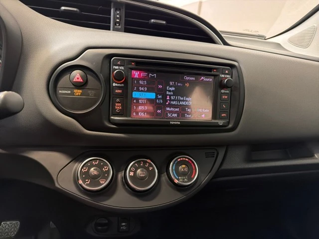 2015 Toyota Yaris - Image 18 of 21