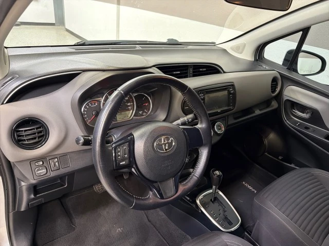 2015 Toyota Yaris - Image 13 of 21