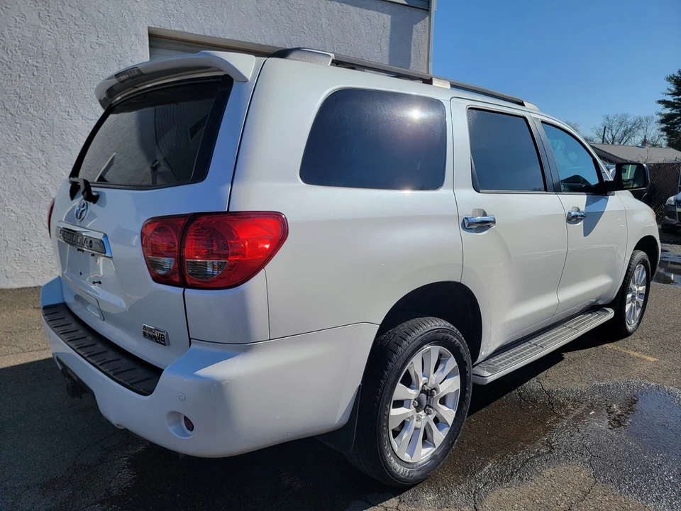 2015 Toyota Sequoia 2nd Gen - Image 5 of 20