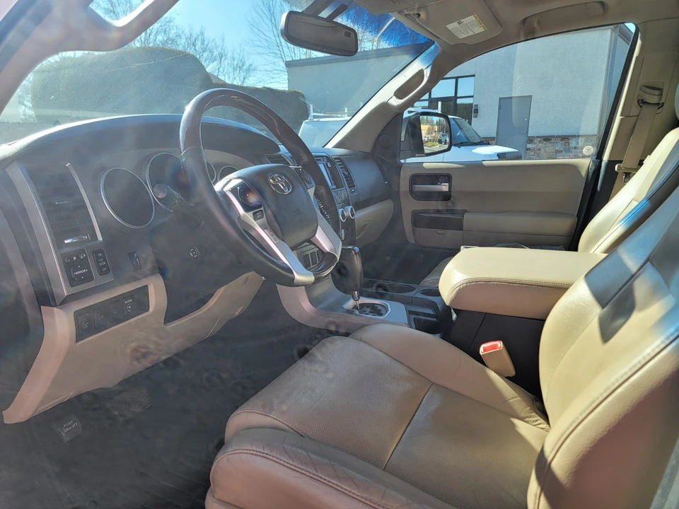 2015 Toyota Sequoia 2nd Gen - Image 16 of 20