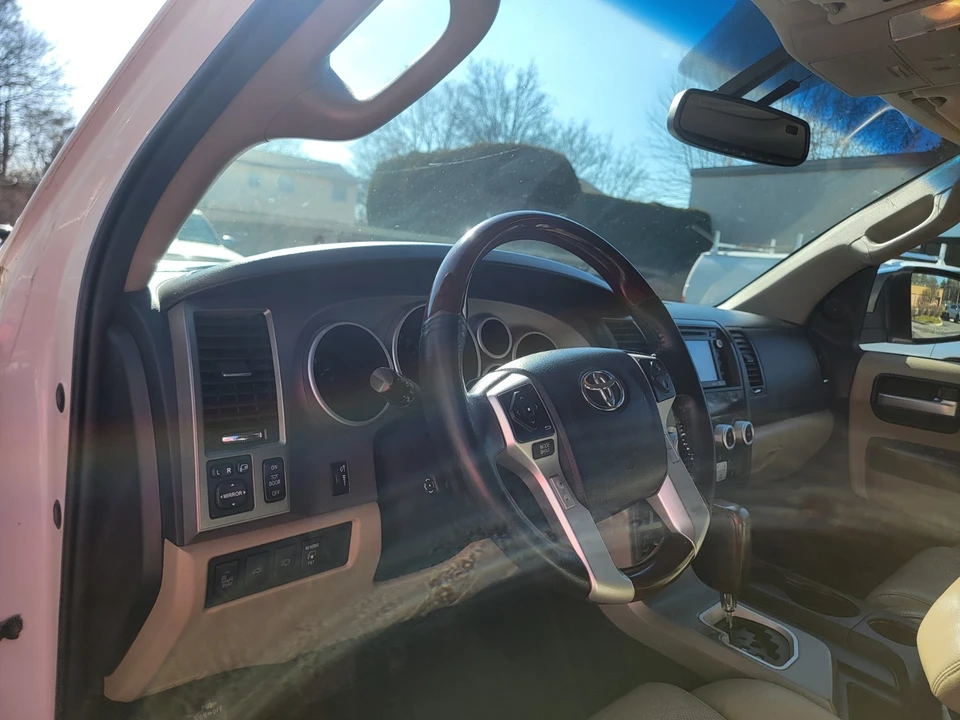 2015 Toyota Sequoia 2nd Gen - Image 17 of 20
