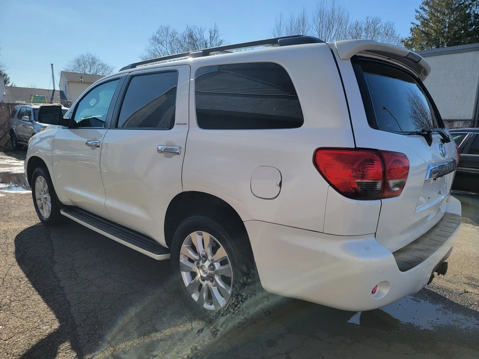 2015 Toyota Sequoia 2nd Gen - Image 4 of 20
