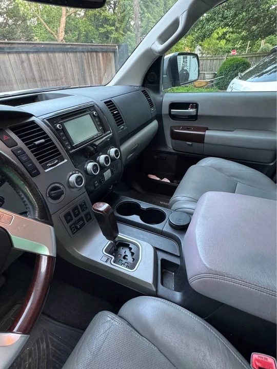 2015 Toyota Sequoia 2nd Gen - Image 9 of 16