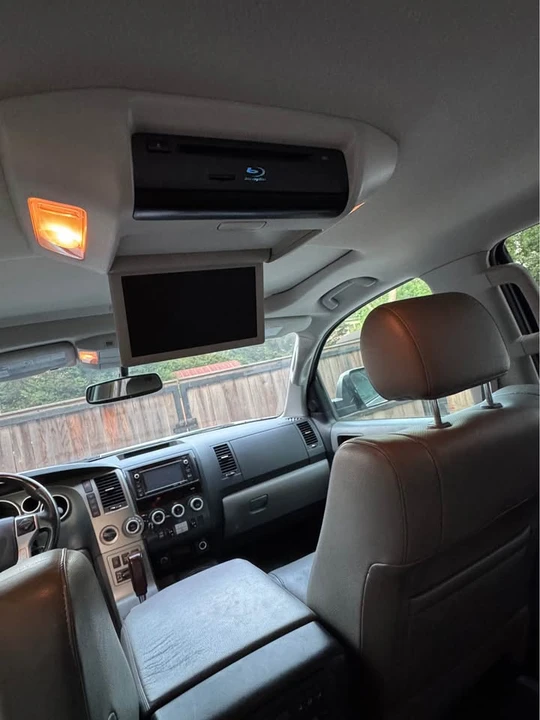 2015 Toyota Sequoia 2nd Gen - Image 5 of 16