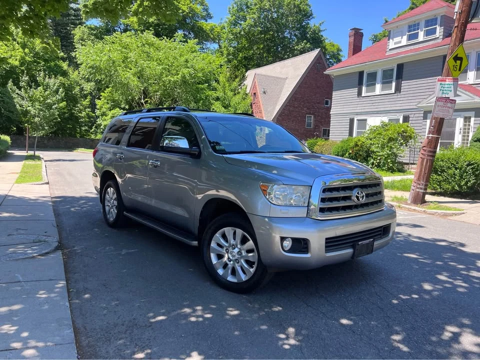 2015 Toyota Sequoia 2nd Gen - Image 2 of 16