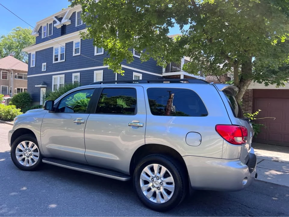 2015 Toyota Sequoia 2nd Gen - Image 5 of 16