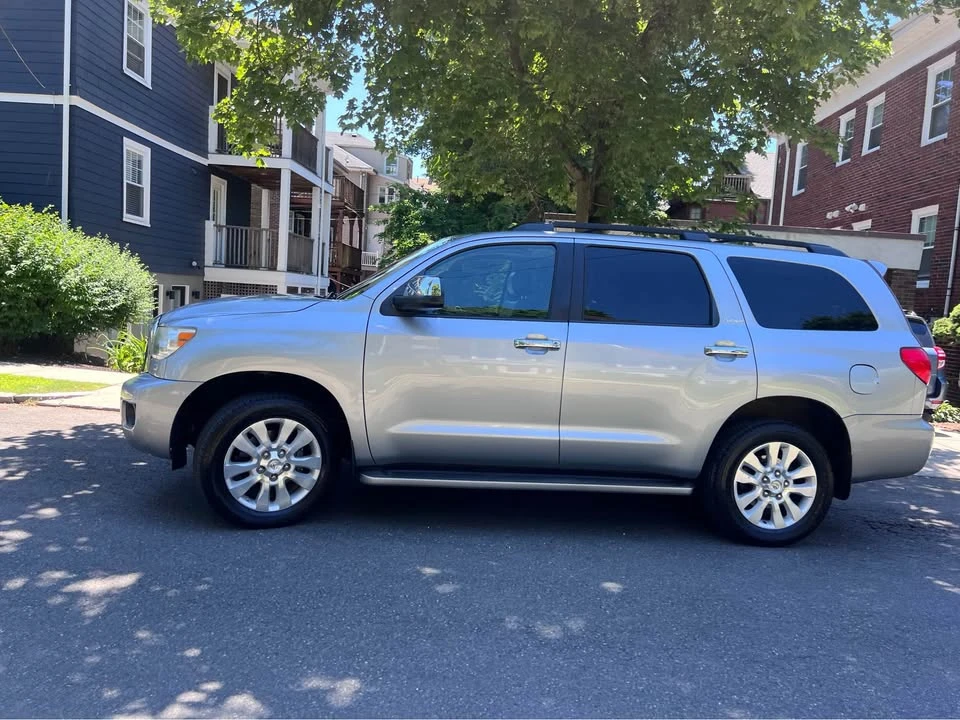2015 Toyota Sequoia 2nd Gen - Image 4 of 16