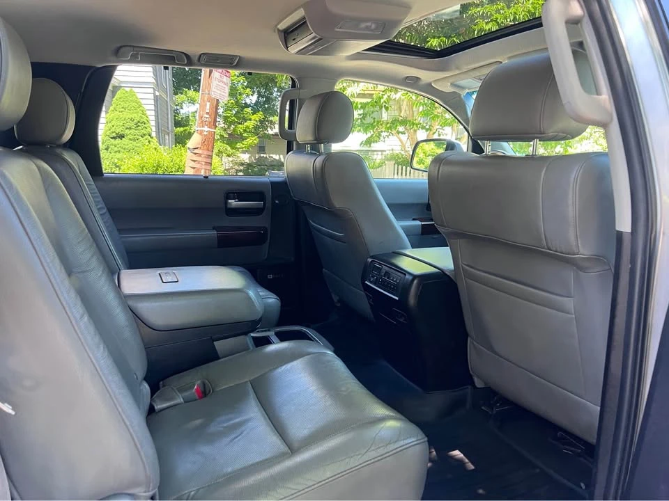 2015 Toyota Sequoia 2nd Gen - Image 9 of 16
