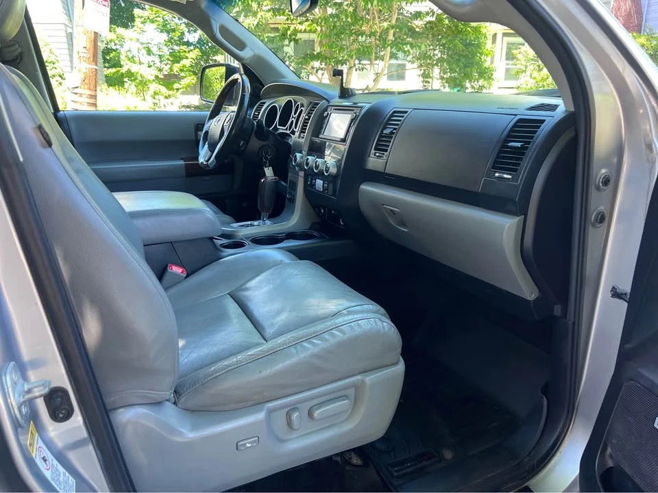 2015 Toyota Sequoia 2nd Gen - Image 13 of 16