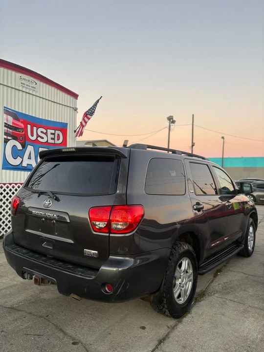 2015 Toyota Sequoia 2nd Gen - Image 13 of 20
