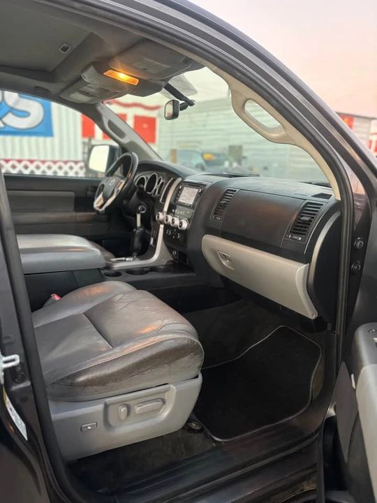 2015 Toyota Sequoia 2nd Gen - Image 19 of 20