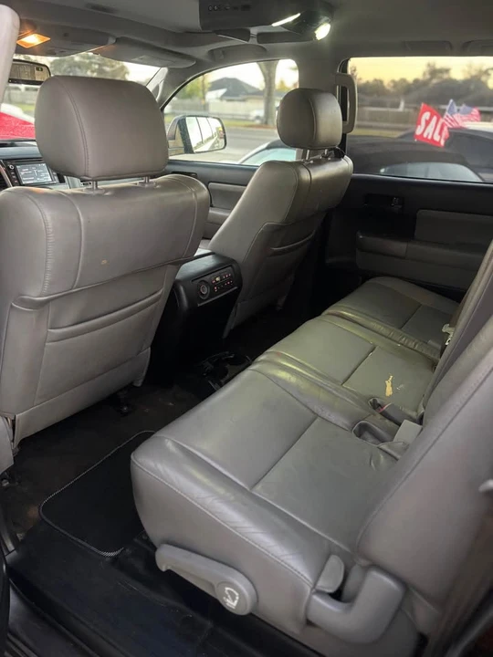 2015 Toyota Sequoia 2nd Gen - Image 10 of 20