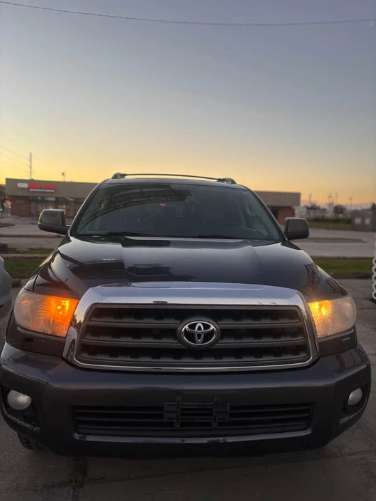2015 Toyota Sequoia 2nd Gen - Image 2 of 20