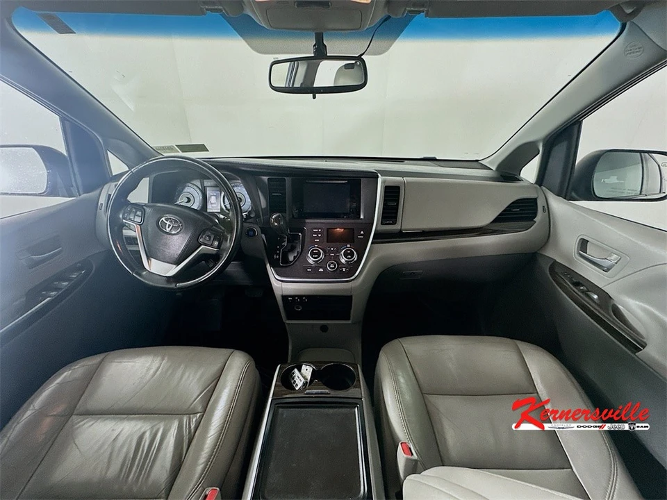 2015 Toyota Sienna 3rd Gen - Image 10 of 21