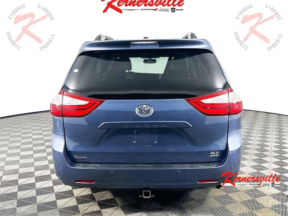 2015 Toyota Sienna 3rd Gen - Image 6 of 21