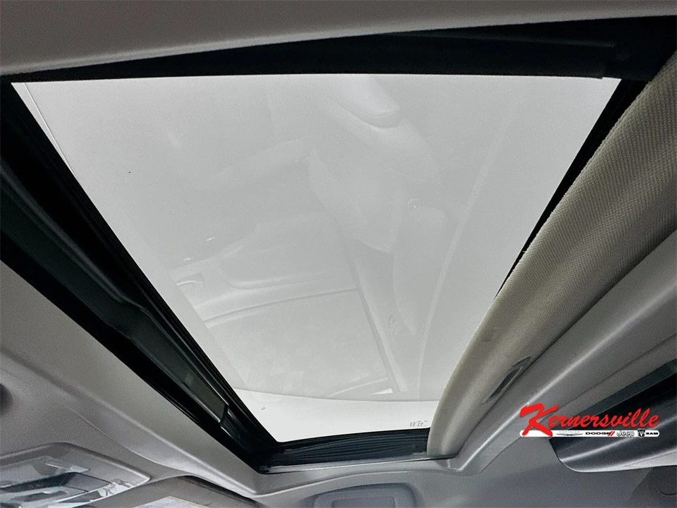 2015 Toyota Sienna 3rd Gen - Image 21 of 21