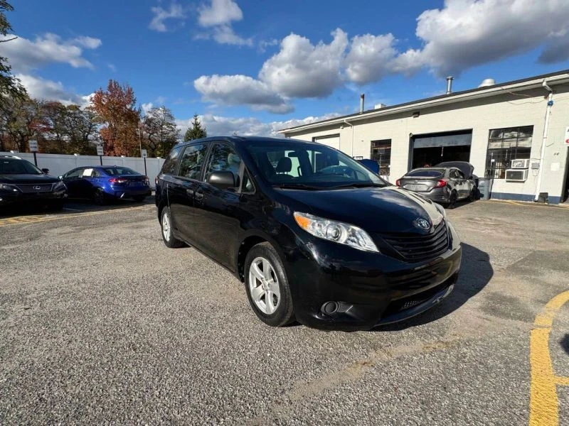 2015 Toyota Sienna 2nd Gen - Image 4 of 12