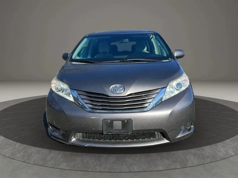 2015 Toyota Sienna 3rd Gen - Image 2 of 12
