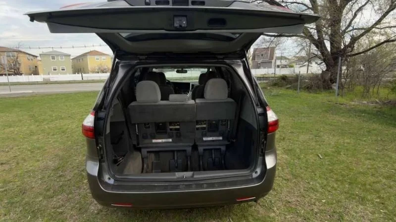 2015 Toyota Sienna 3rd Gen - Image 7 of 12