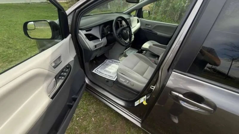 2015 Toyota Sienna 3rd Gen - Image 12 of 12