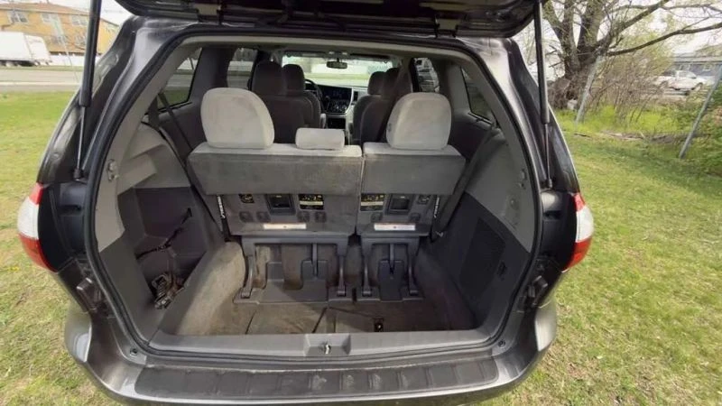 2015 Toyota Sienna 3rd Gen - Image 11 of 12