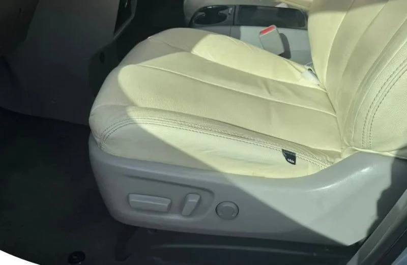 2015 Toyota Sienna 3rd Gen - Image 12 of 12