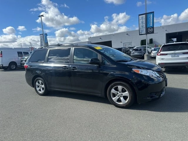 2015 Toyota Sienna 3rd Gen - Image 2 of 5