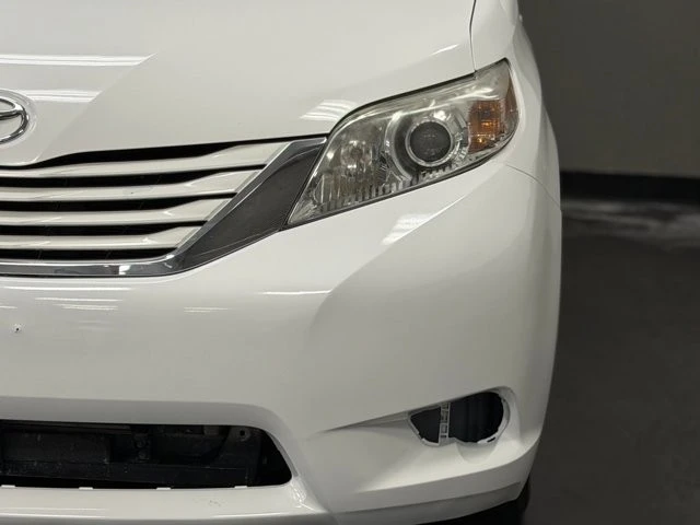 2015 Toyota Sienna 3rd Gen - Image 8 of 21
