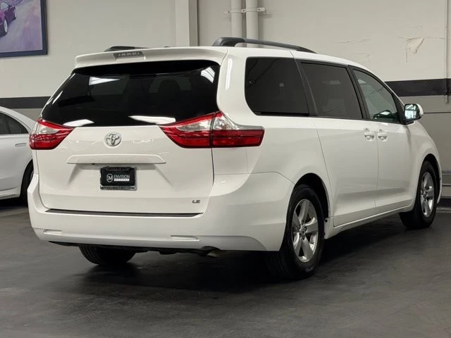 2015 Toyota Sienna 3rd Gen - Image 12 of 21