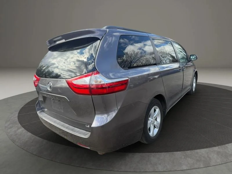 2015 Toyota Sienna 3rd Gen - Image 5 of 12