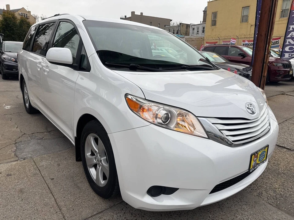2015 Toyota Sienna 3rd Gen - Image 2 of 21