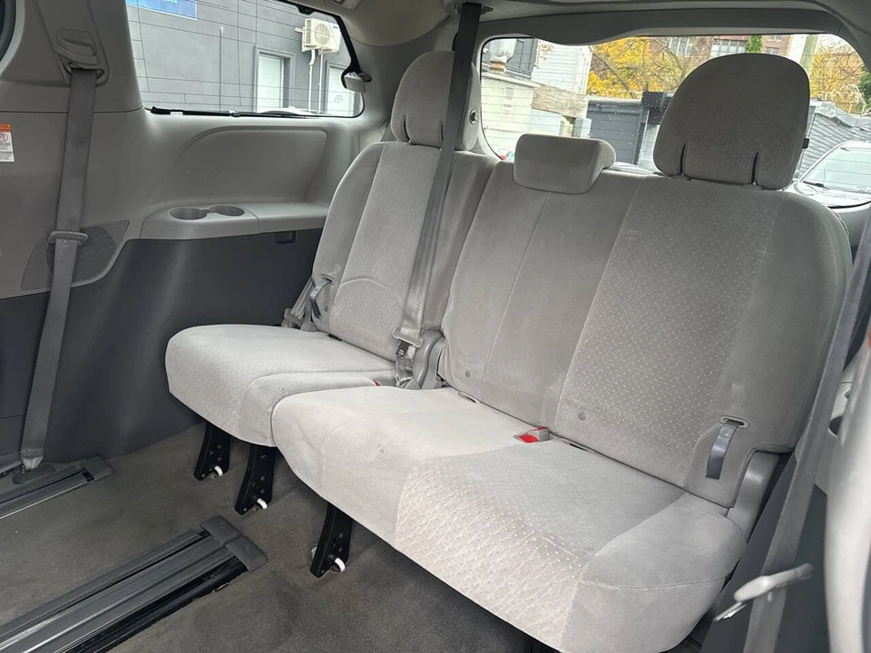 2015 Toyota Sienna 3rd Gen - Image 15 of 21