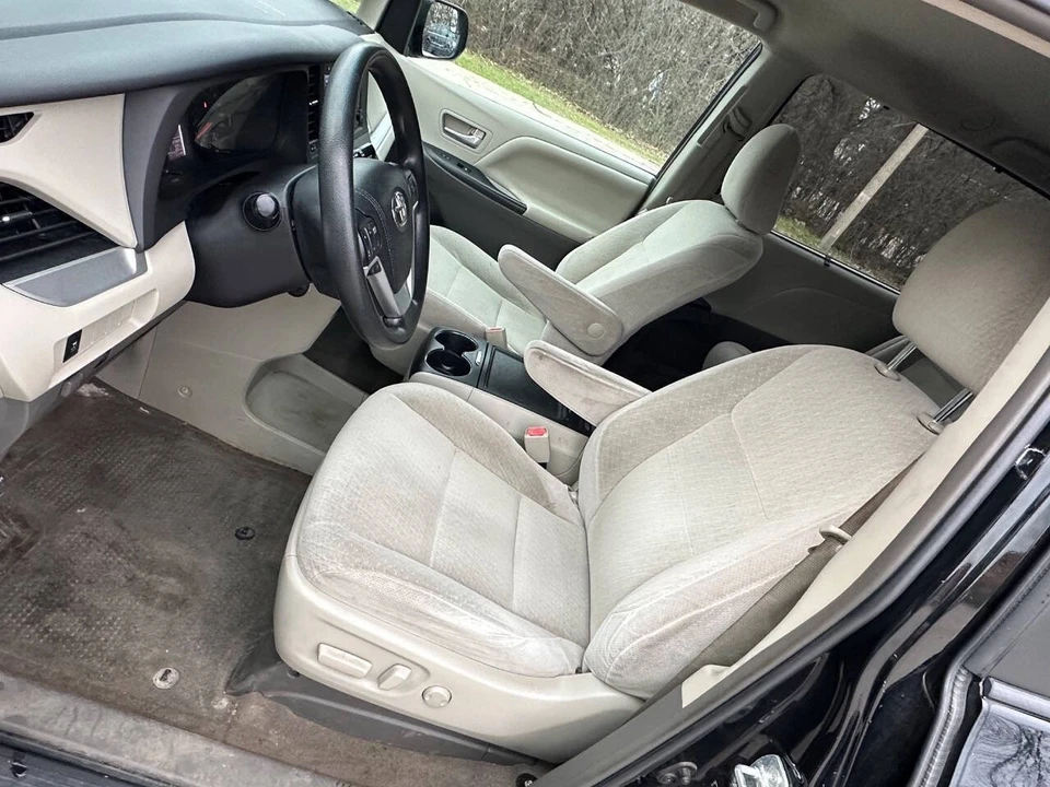 2015 Toyota Sienna 3rd Gen - Image 9 of 14