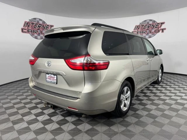 2015 Toyota Sienna 3rd Gen - Image 7 of 12