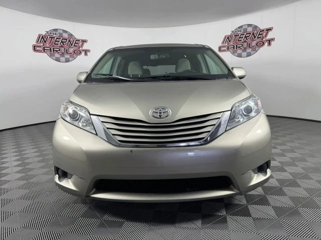 2015 Toyota Sienna 3rd Gen - Image 2 of 12