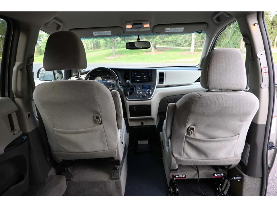 2015 Toyota Sienna 3rd Gen - Image 20 of 21