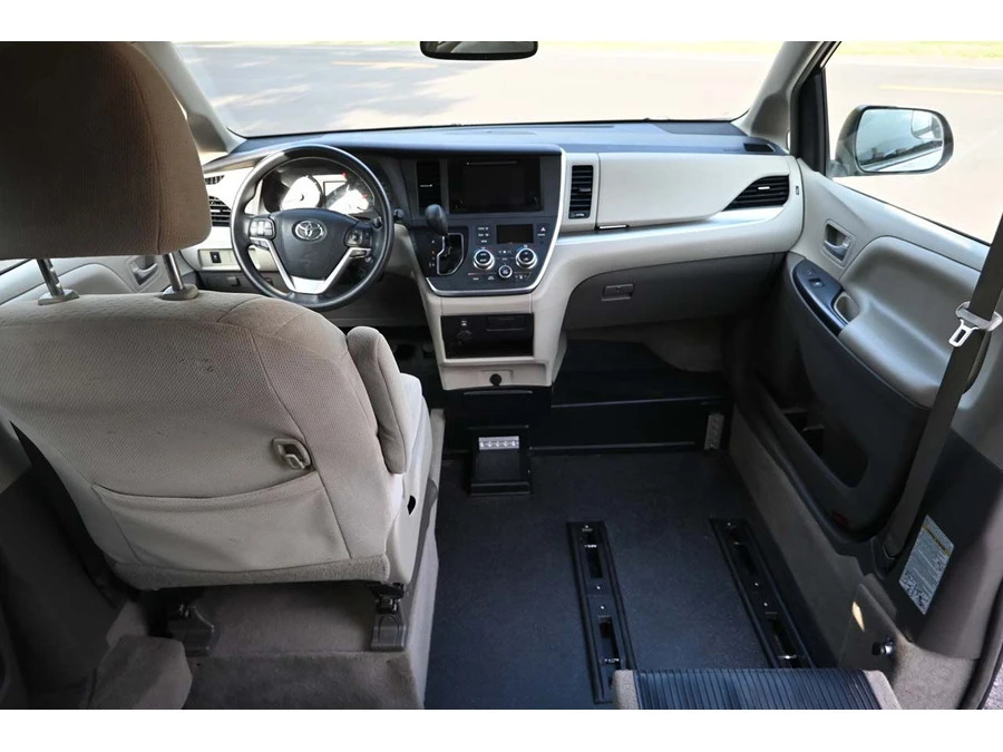 2015 Toyota Sienna 3rd Gen - Image 21 of 21