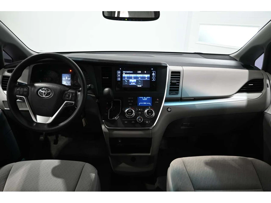 2015 Toyota Sienna 3rd Gen - Image 25 of 31