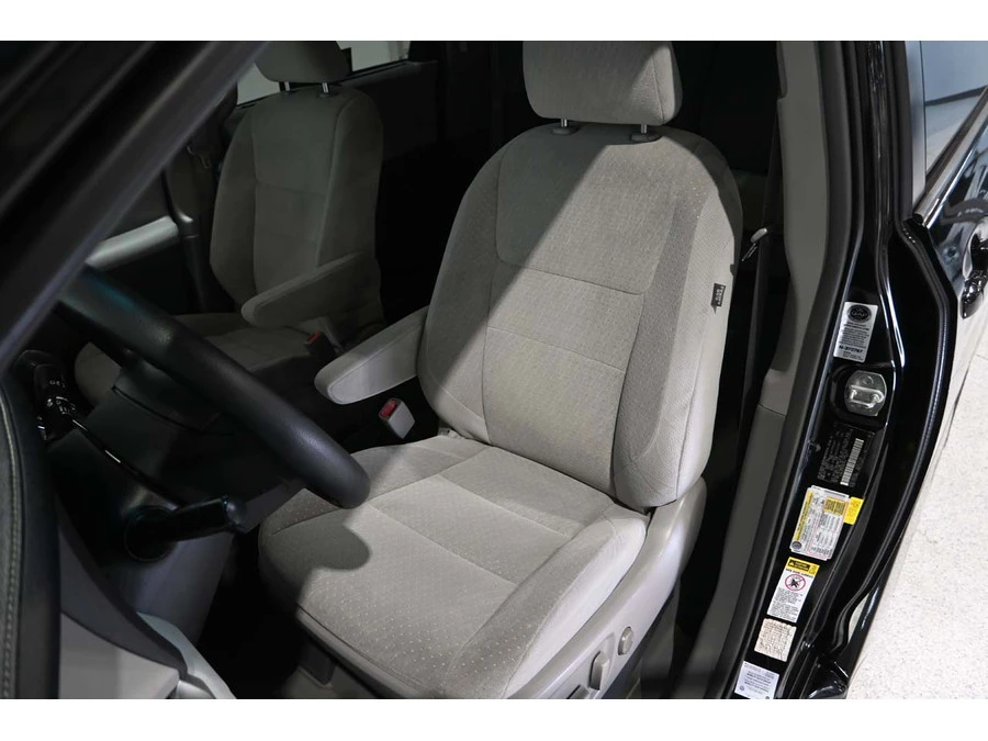 2015 Toyota Sienna 3rd Gen - Image 14 of 31