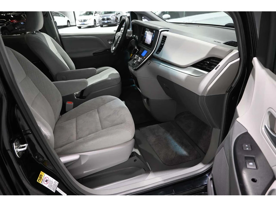 2015 Toyota Sienna 3rd Gen - Image 15 of 31